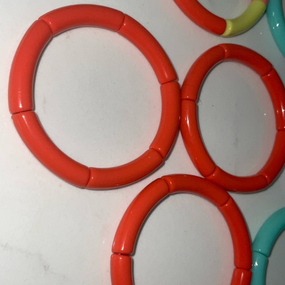Colorful acrylic Bracelet Set - Picture 4 of 4